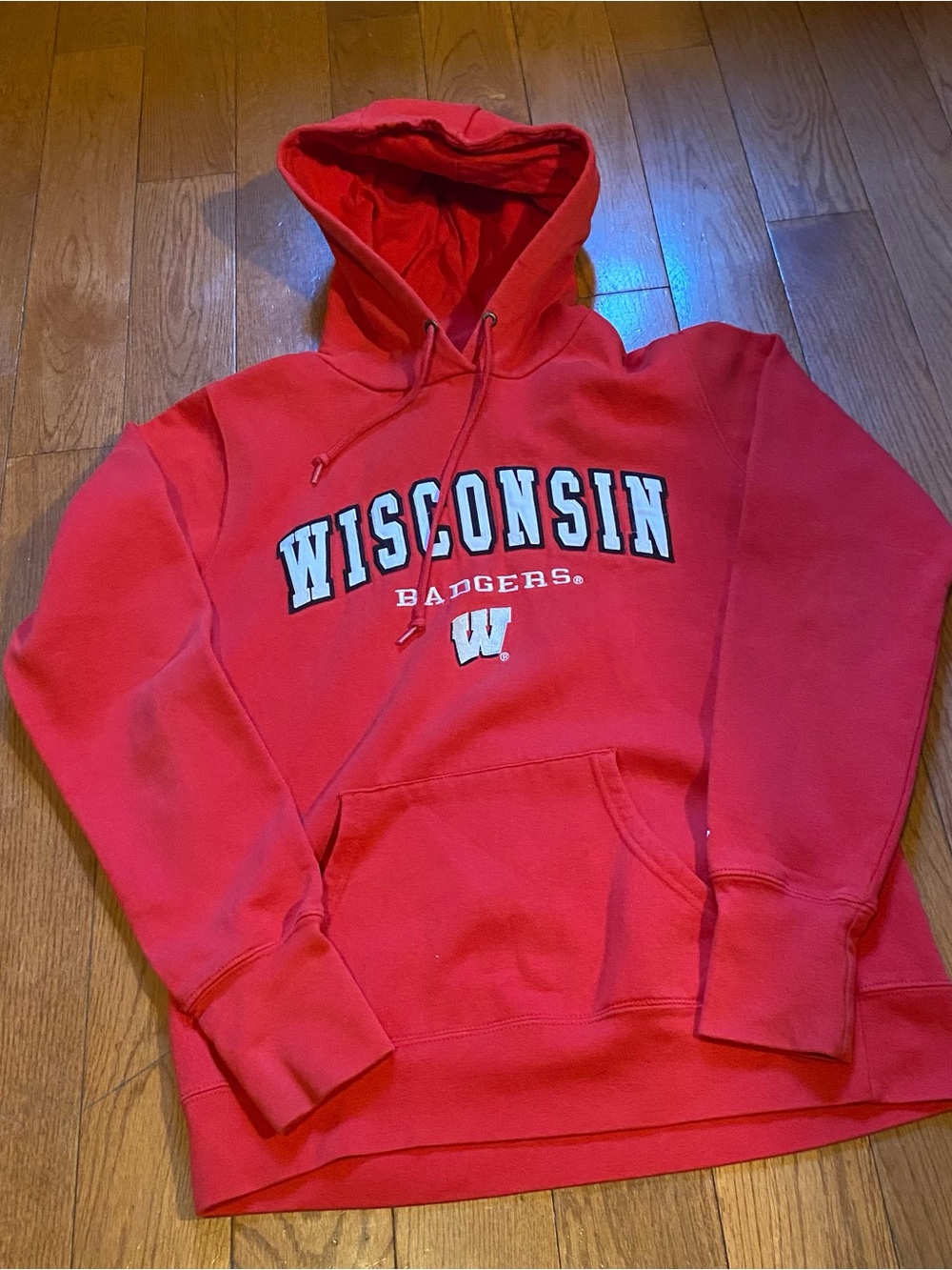 Blue 84 Red Wisconsin Badgers Pullover Hoodie